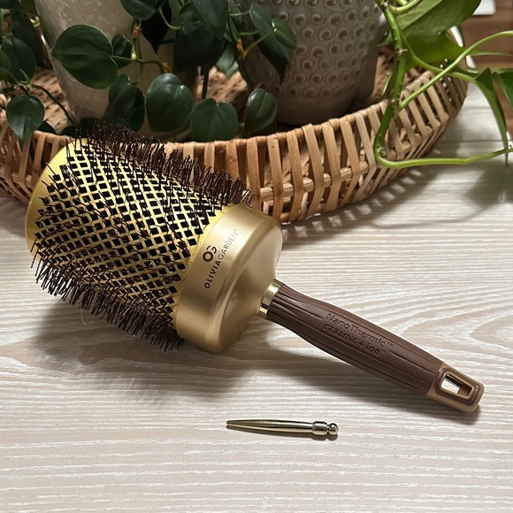 Olivia Garden NanoThermic Ceramic + Ion 3 1/4” round brush - Picture 3 of 6